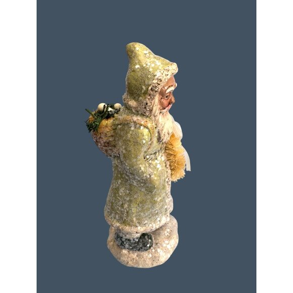 Folk Art Santa Figurine By Teena Flannery With Bottle Brush Wreath Unsigned - Picture 3 of 6